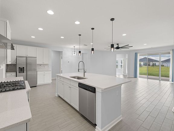 3rd image of 32 Trewin Cir