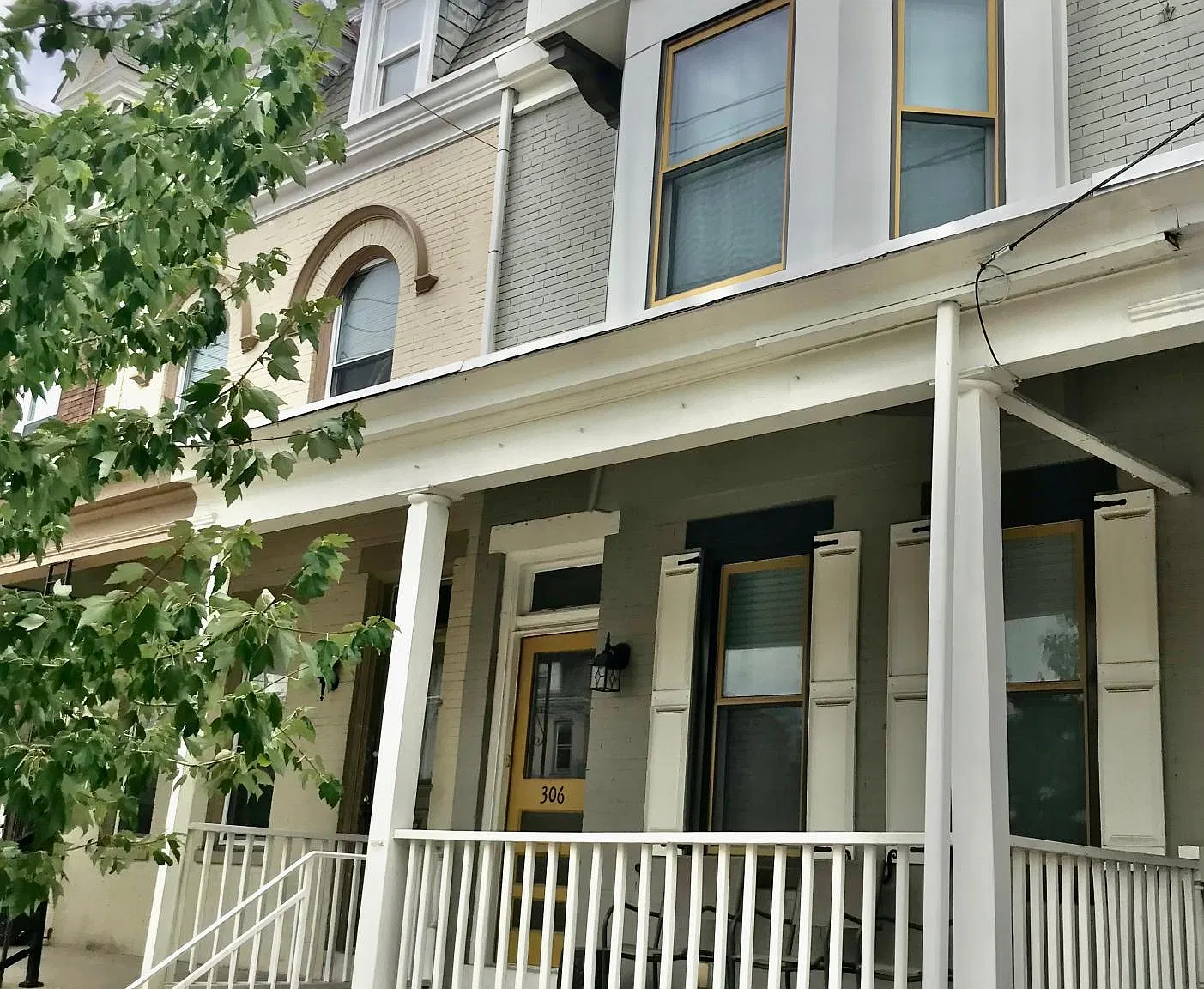 306 E New St — Photo 1