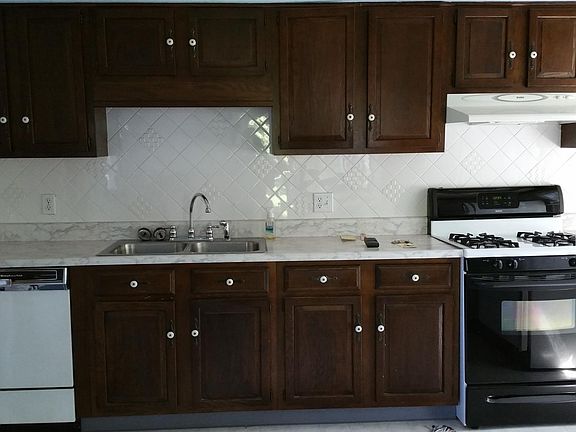 3rd image of 133 Maplewood Ave