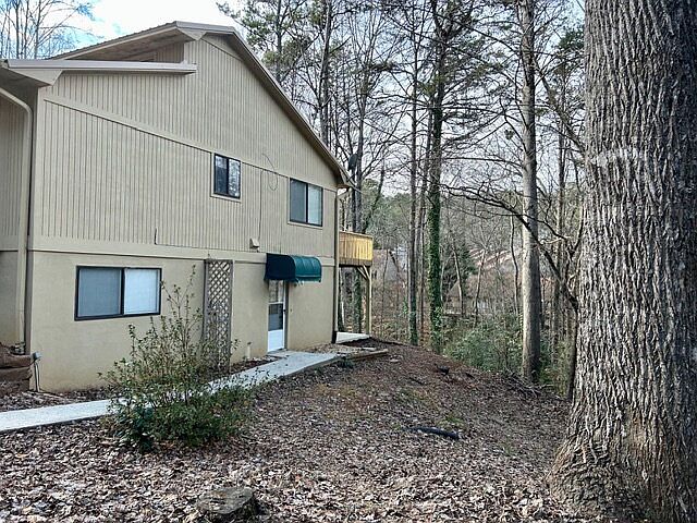 1st image of 400 Foxfire Ct #B