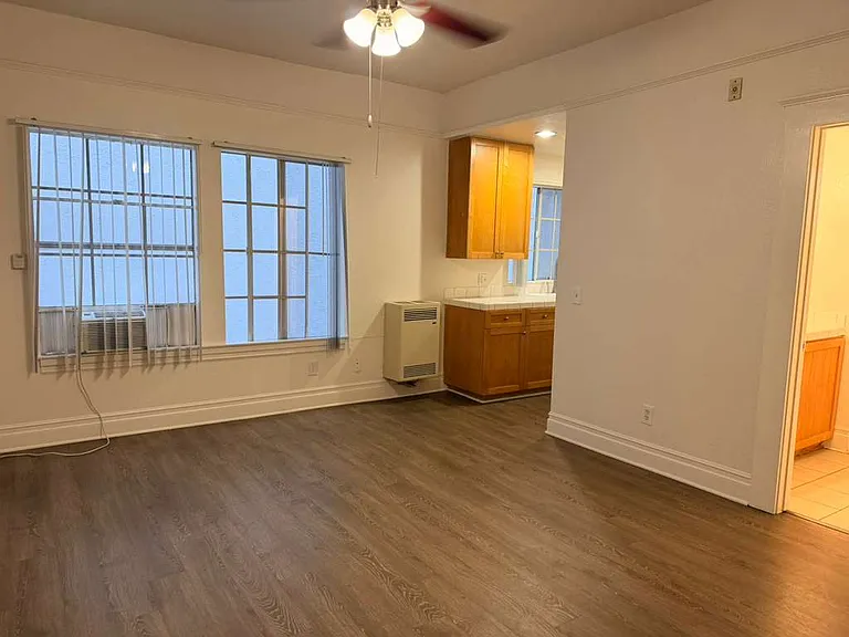 Virgil Apartments — Photo 8