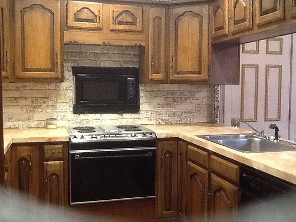 Looks into eating area