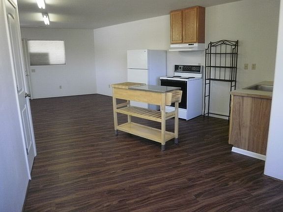 dining to kitchen_11262014