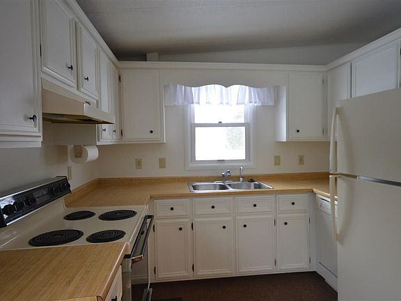 3rd image of 219 Chandler St