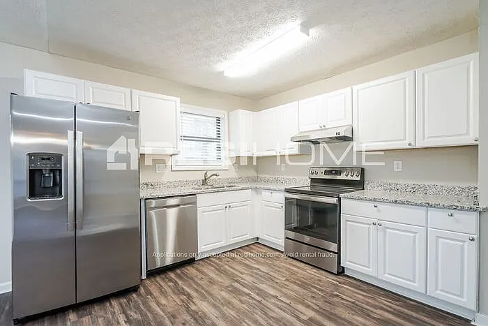 6251 Willowbrook Dr — Photo 2