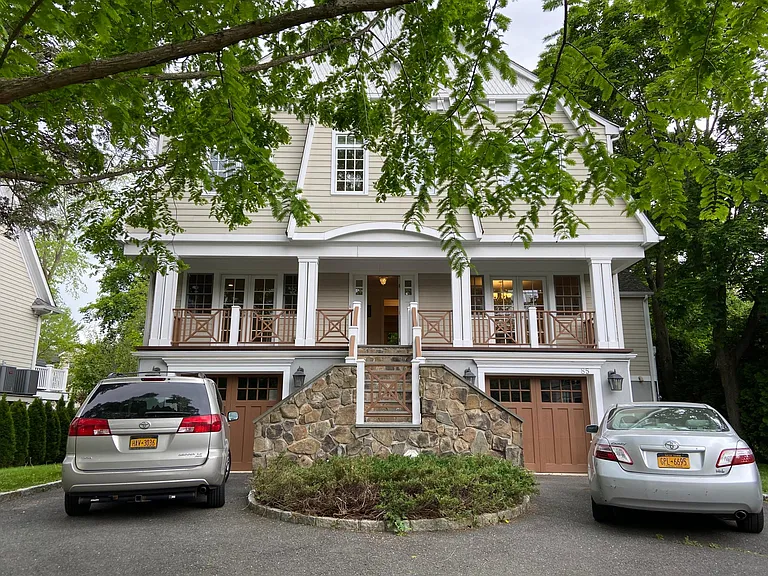85 Wappanocca Ave — Photo 1