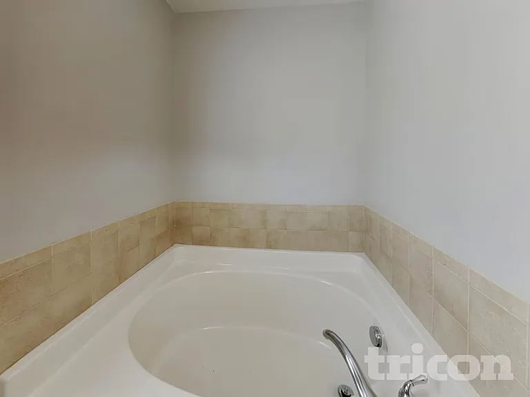 910 Statler Dr — Photo 9