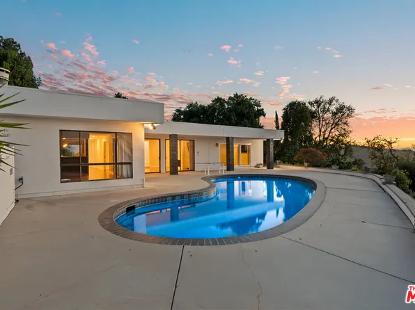 3329 Dona Rosa Dr, Studio City, CA 91604