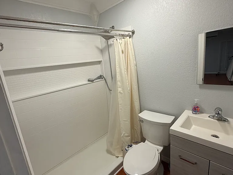 206 N Beverly Ave — Photo 24