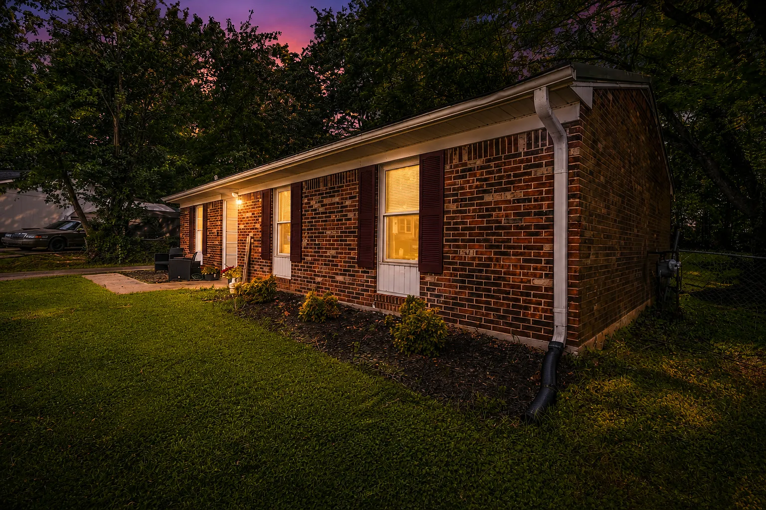 3 bed, 1025 sqft, $1,600 — Photo 3
