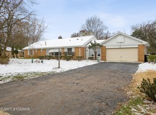 31 Robin Hood Rnch, Oak Brook, IL 60523