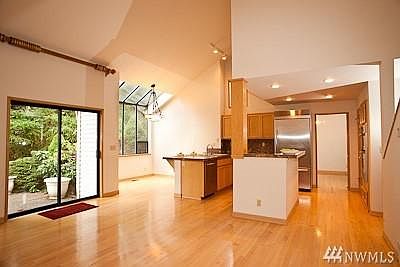 4th image of 17131 NE 37th Pl