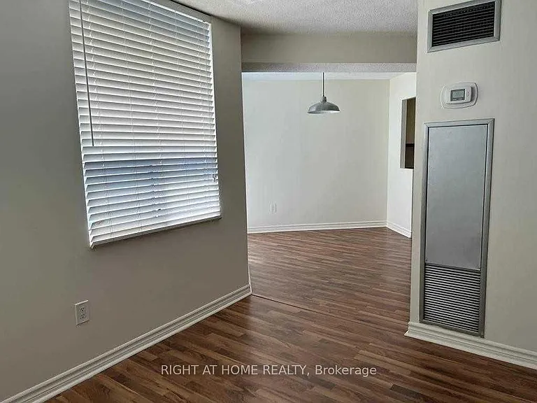 3650 Kaneff Cres #3202 — Photo 7