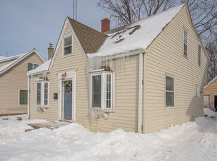 443 S Main St, Oconomowoc, WI 53066