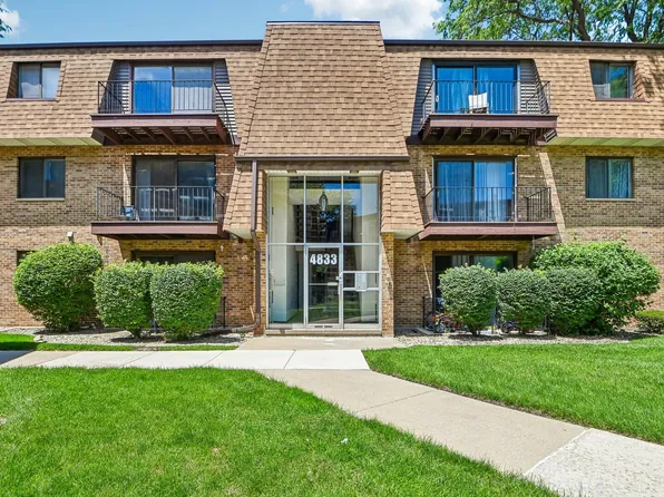 4833 W 109th St APT 201, Oak Lawn, IL 60453