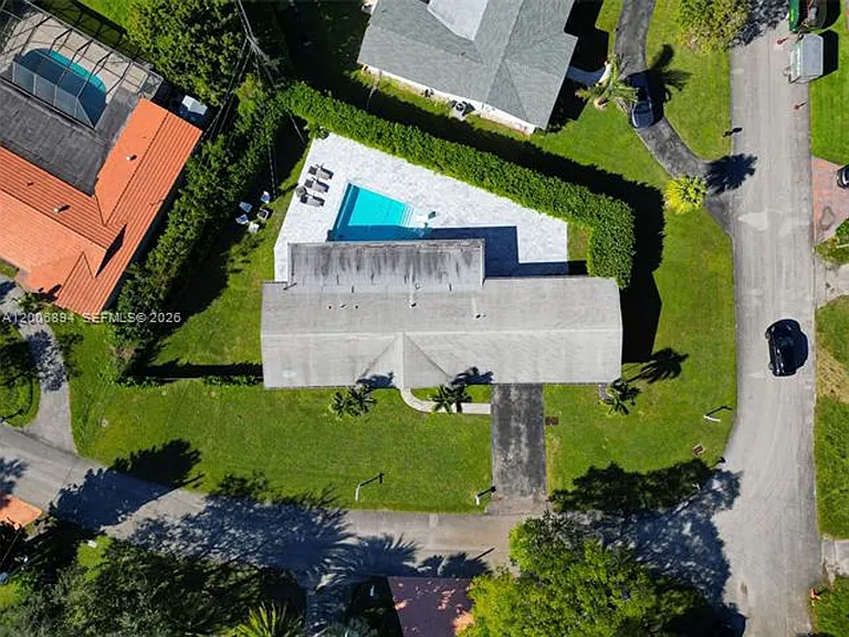 10600 SW 80th Ct — Photo 47