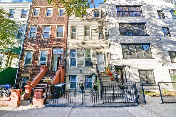 Rented by Brownstone Property Group | media 5