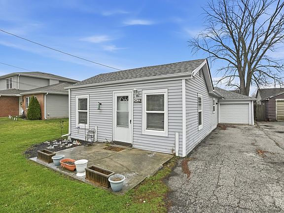 2nd image of 2623 Hart Rd