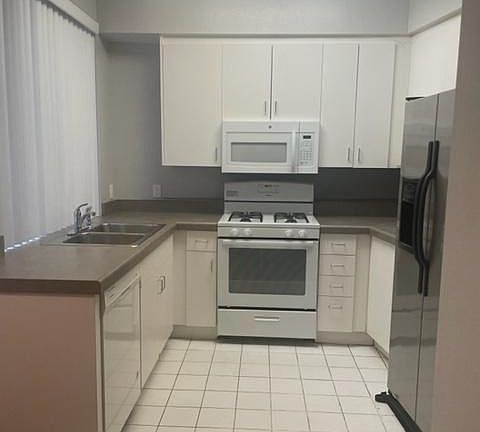 3rd image of 4311 Alcove Ave