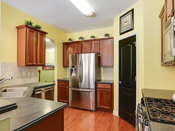 3rd image of 1687 Oakbrook Lake Dr