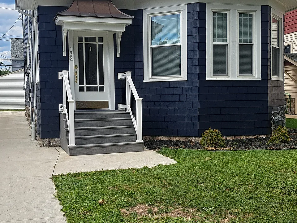 132 Shoshone St