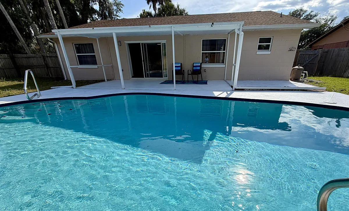 MAINTENANCE FREE LIVING! Private sparkling pool with professional maintenance INCLUDED - 102 Camino Cir