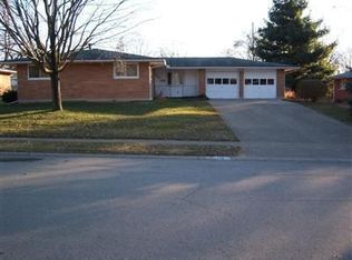 1068 Saratoga Dr, Fairborn, OH 45324