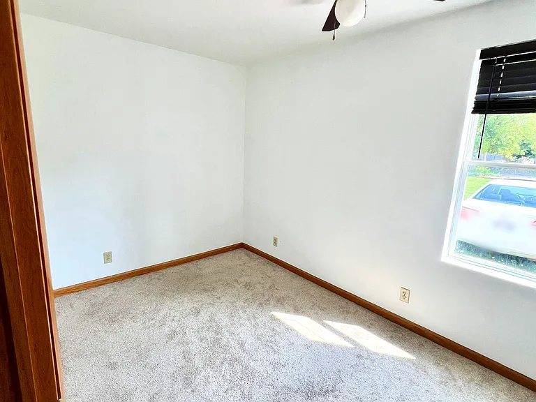 1619 Superior Ave — Photo 16
