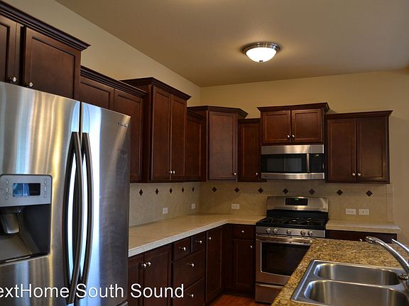4th image of 4417 McKinley St NE