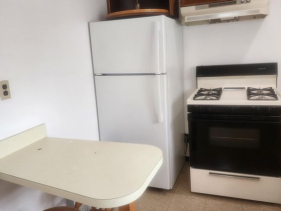 3rd image of 2161 Delaware Ave #1R