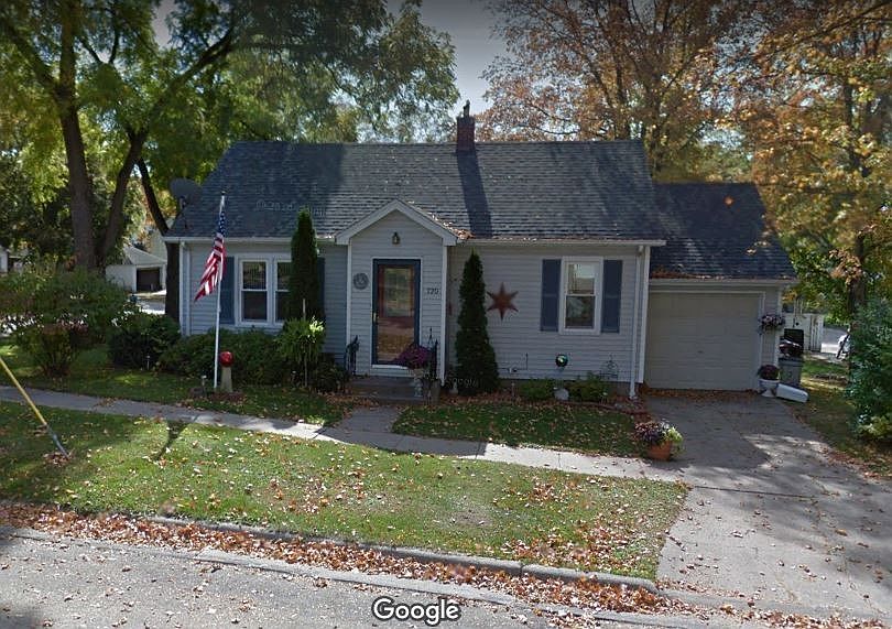 1st image of 720 1st Ave NE