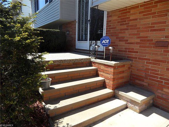 2nd image of 6854 Lynett Dr