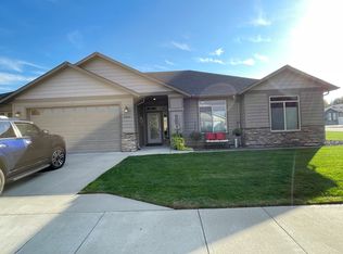 1340 Boulder Loop, East Wenatchee, WA 98802