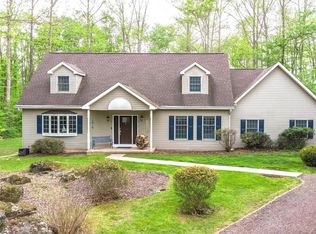 540 Black Walnut Dr, Quakertown, PA 18951