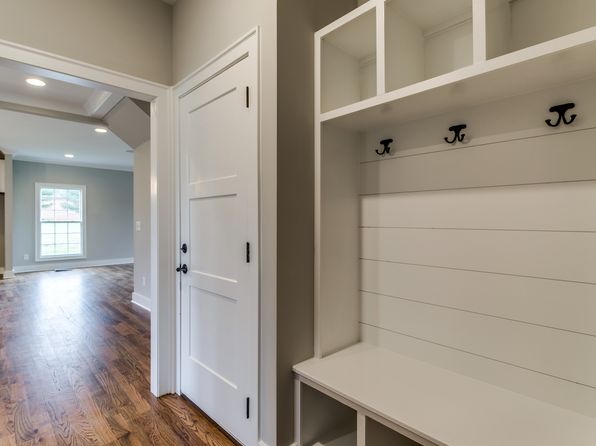 72 Hickory Grove Dr