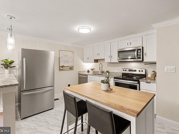 3rd image of 3724 Stonesboro Rd