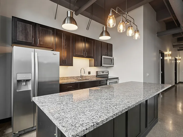 11-web-or-mls-1627 Penn Ave Unit 502-S2409-011