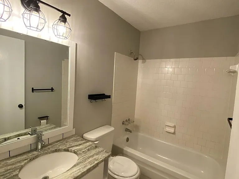 239 Pointe South Dr — Photo 3