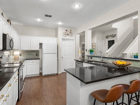 5th image of 1370 Kingston Pl