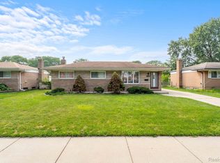 32257 Wareham Dr, Warren, MI 48092
