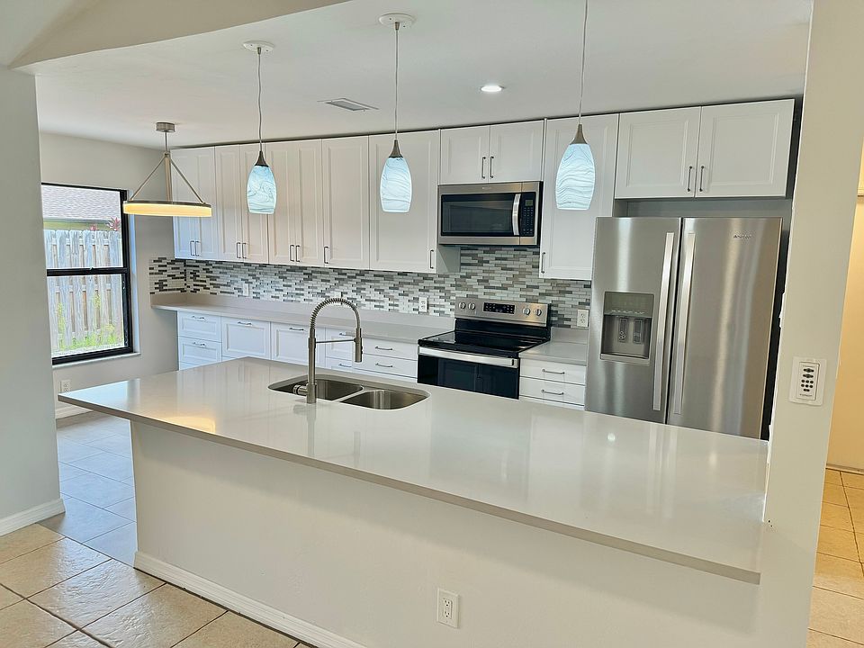 1st image of 13132 Hampshire Ct
