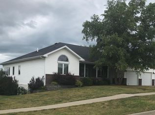 912 James Rdg, Creston, IA 50801