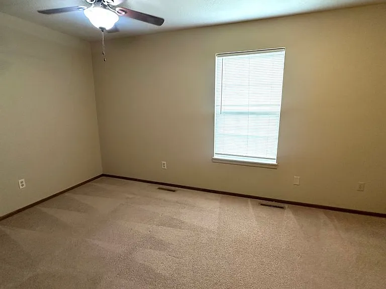 2210 E Macs Ct — Photo 11