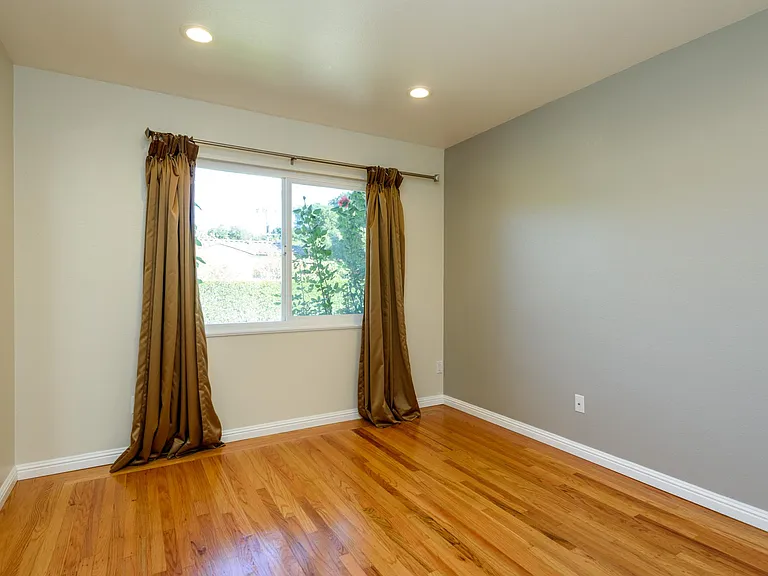 107 Haight St — Photo 13