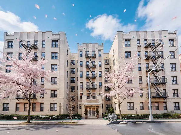 4018 Hampton St APT 2D, Flushing, NY 11373