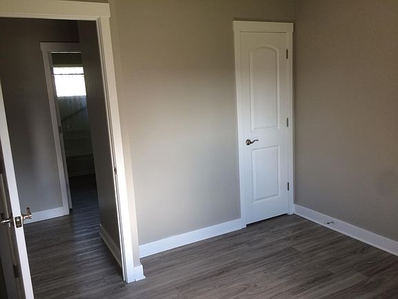 4th image of 5 Dover Dr