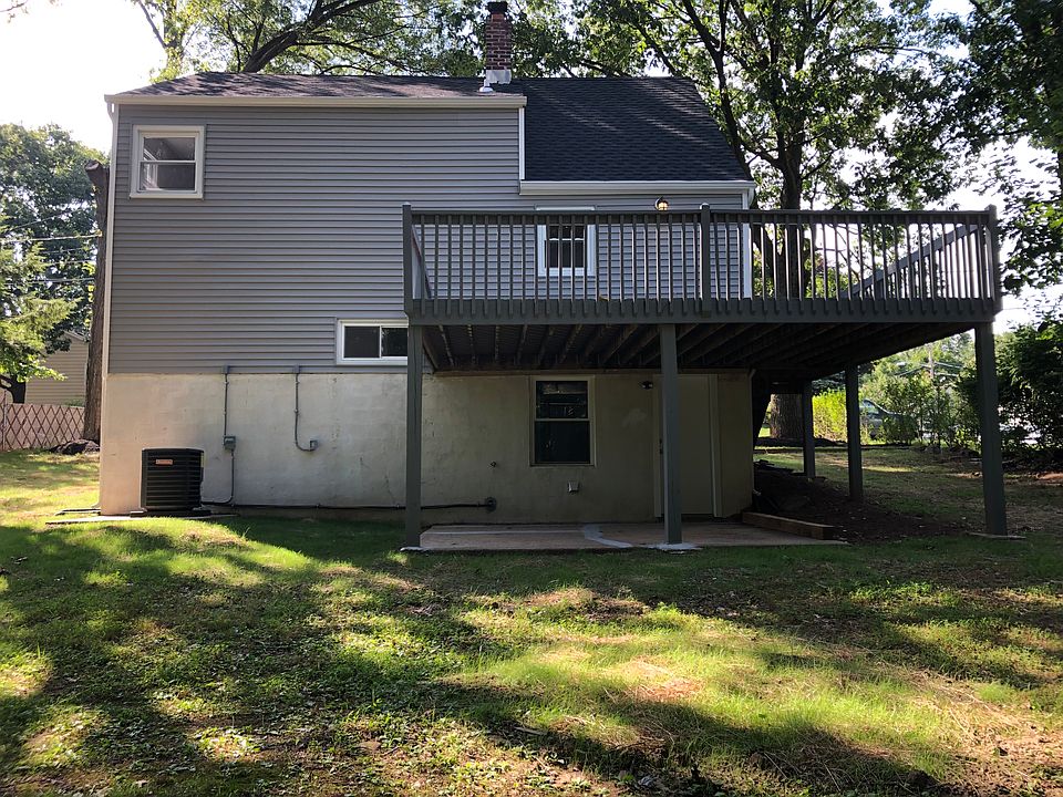 2nd image of 37 Oakbrook Pl