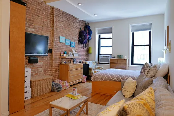 Rented by JK Dansar Corp | media 28