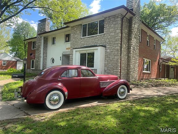 3rd image of 84 Bellerive Acres