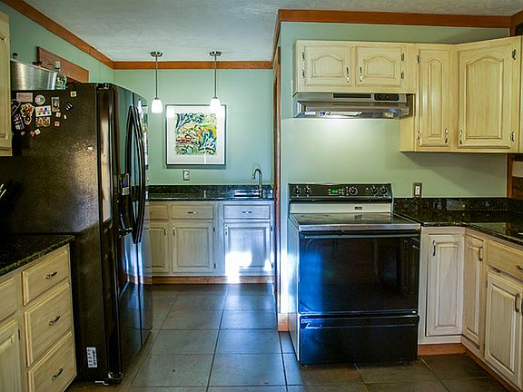 Custome kitchen with wetbar